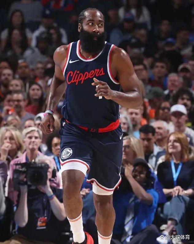 易胜博体育-火箭不敌马刺，哈登演绎危难存亡