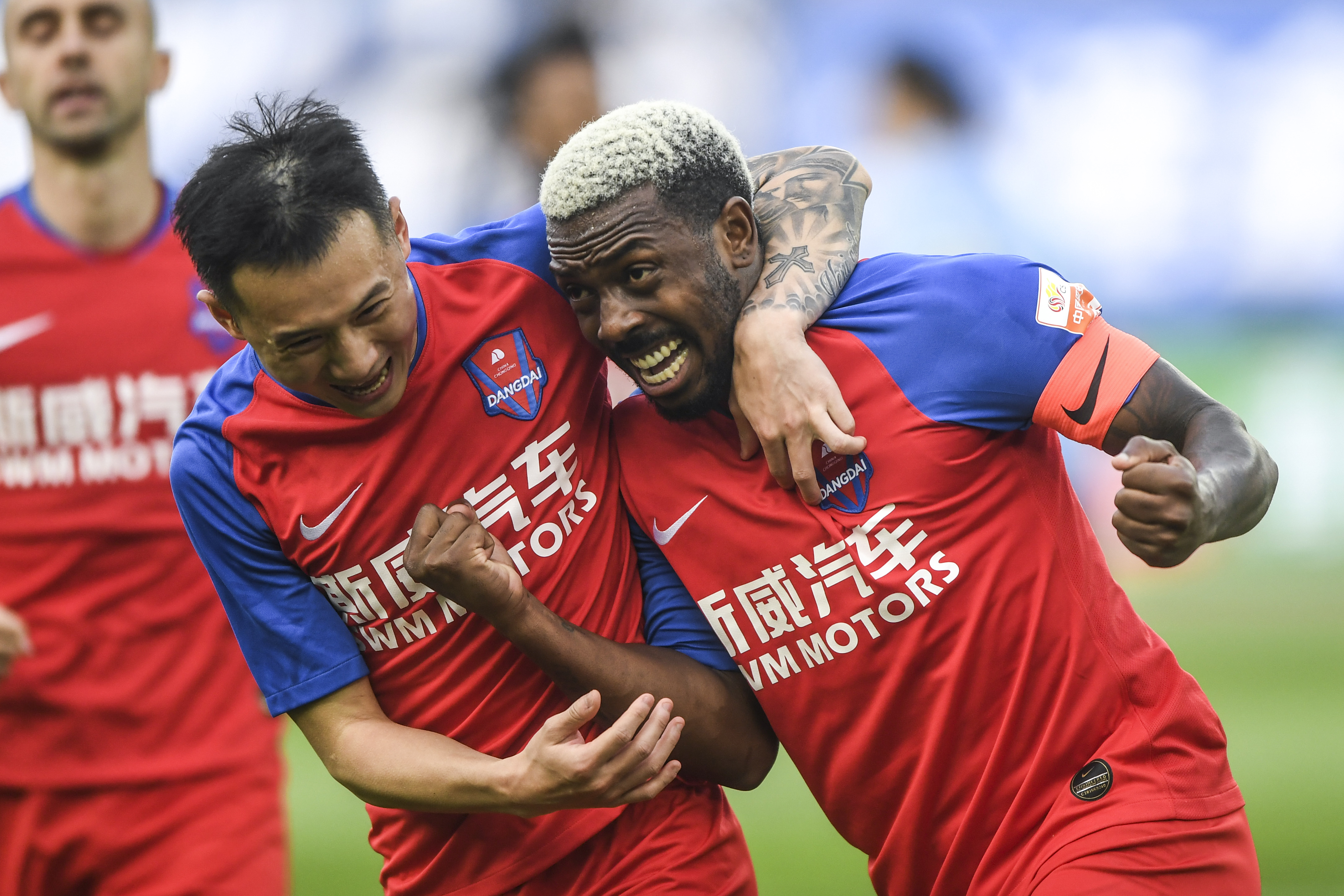 易胜博体育官方网站-武汉卓尔惊险战平重庆斯威，摆脱保级压力