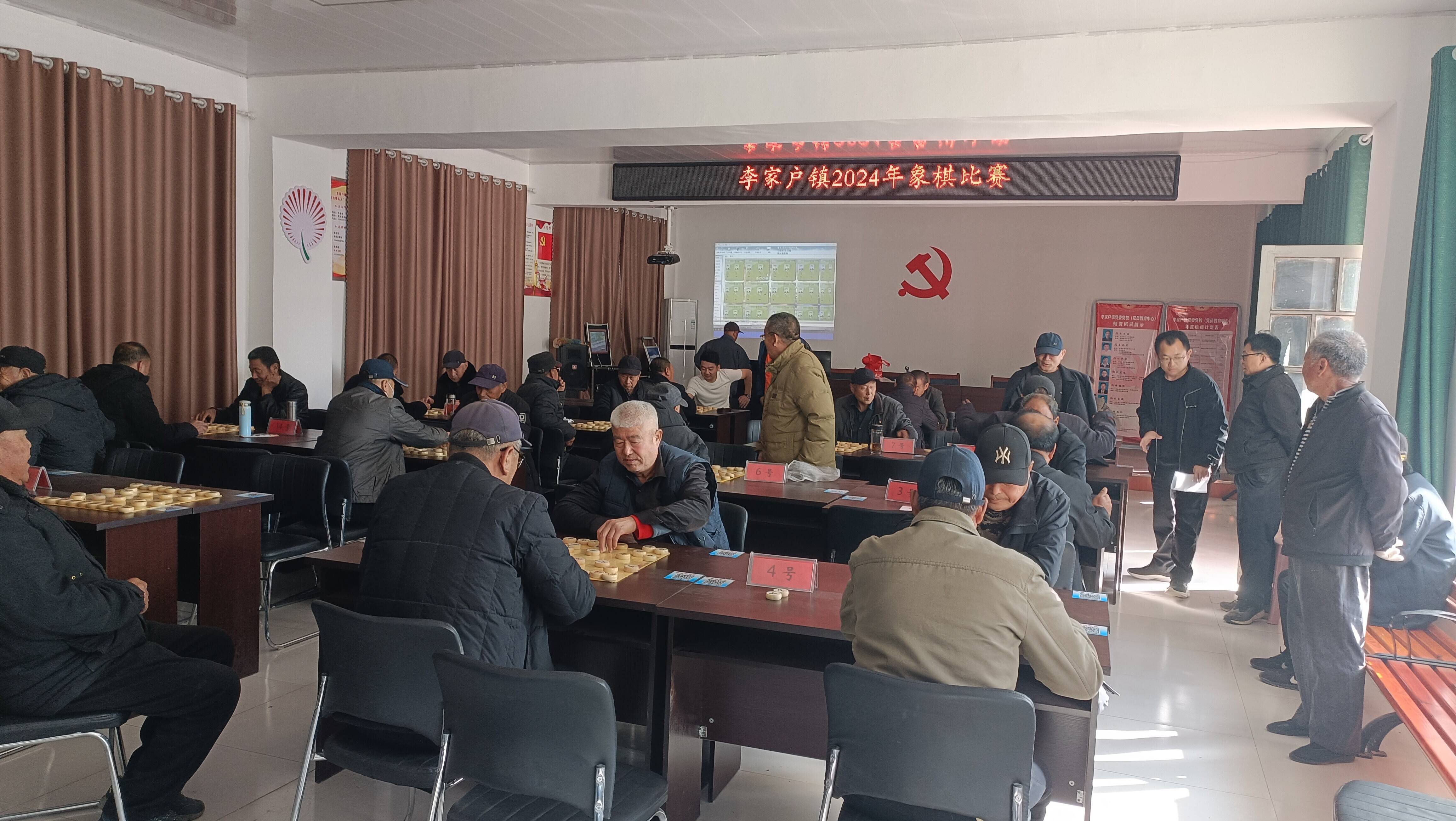 易胜博体育-紧张比赛现场气氛热烈，观众尽兴观战