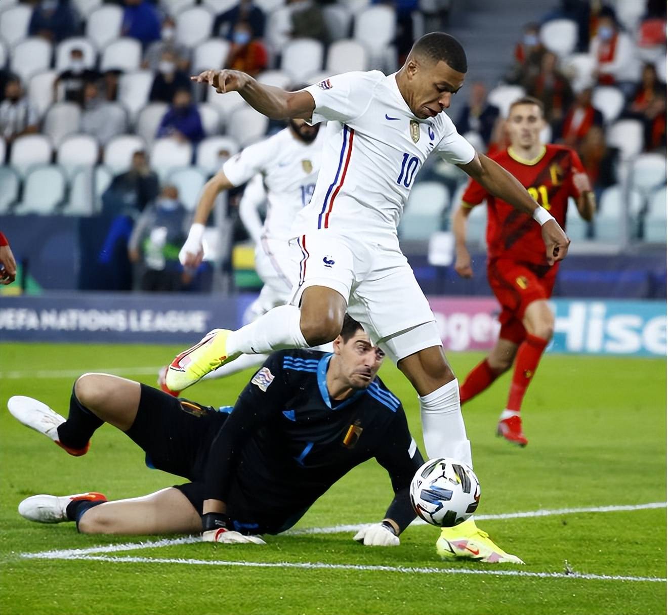 易胜博体育官方网站-欧国联壮行之际，球员心情激动备战决赛