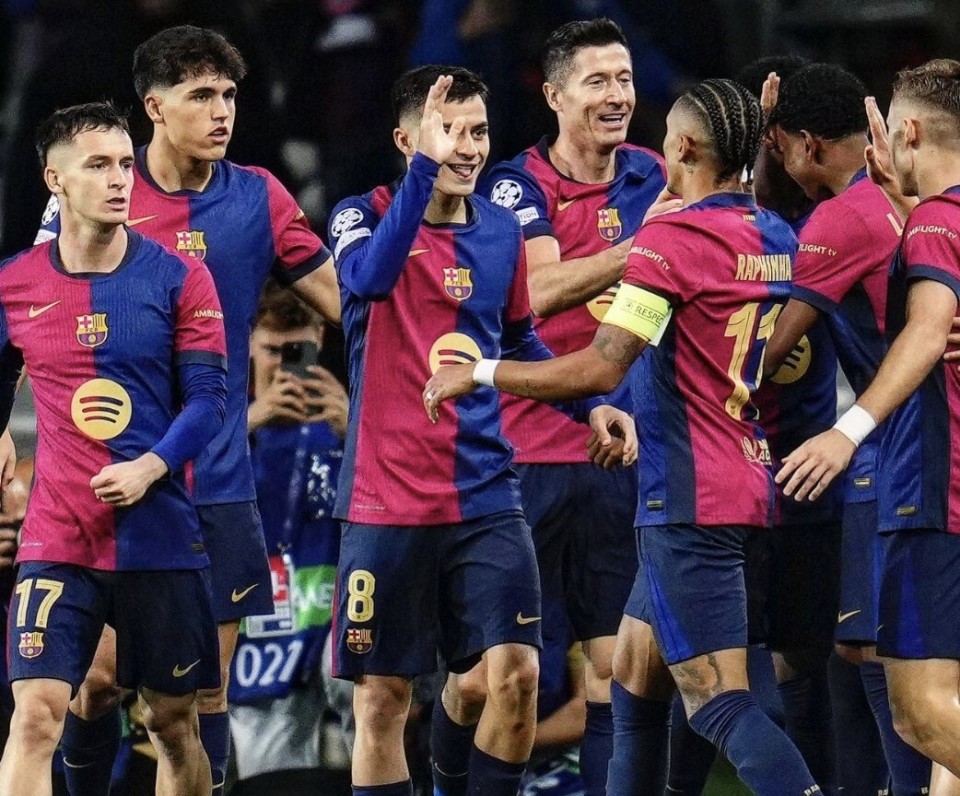 易胜博体育-马赛球迷欢庆胜利，为球队喝彩