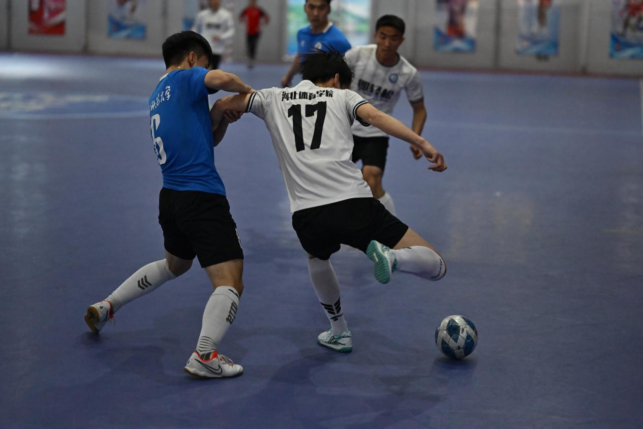 易胜博体育官方网站-国内足球运动员勇夺胜利震撼全场