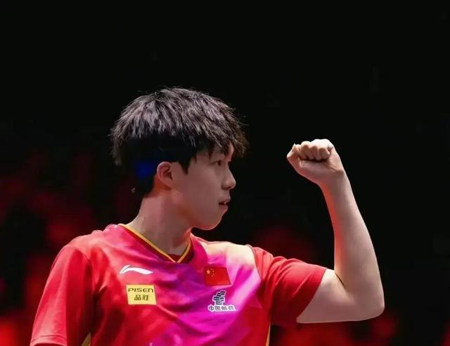 易胜博体育-美国跳水选手惊险夺冠，打破困境