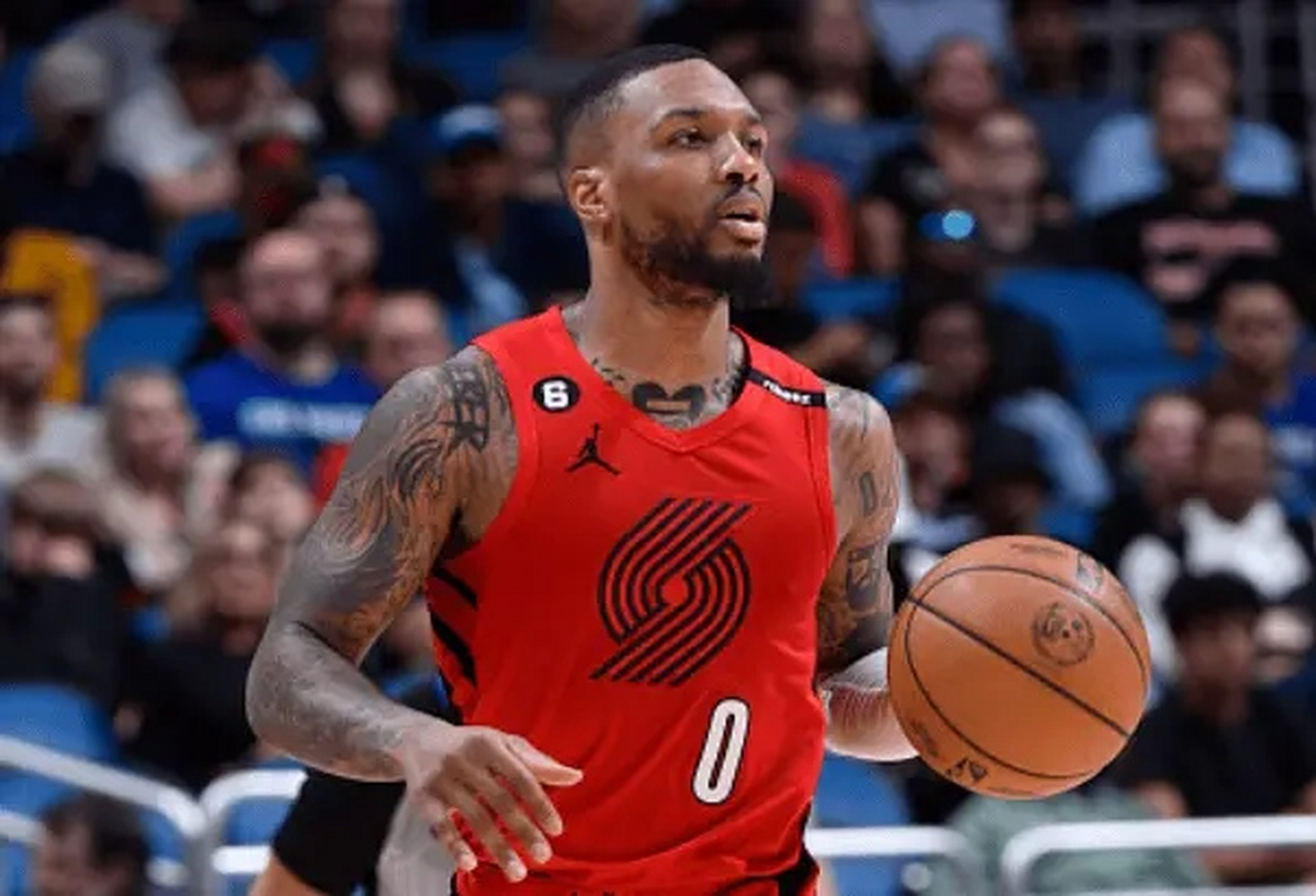 易胜博体育官方网站-开拓者主场惨败快船，利拉德砍下50分