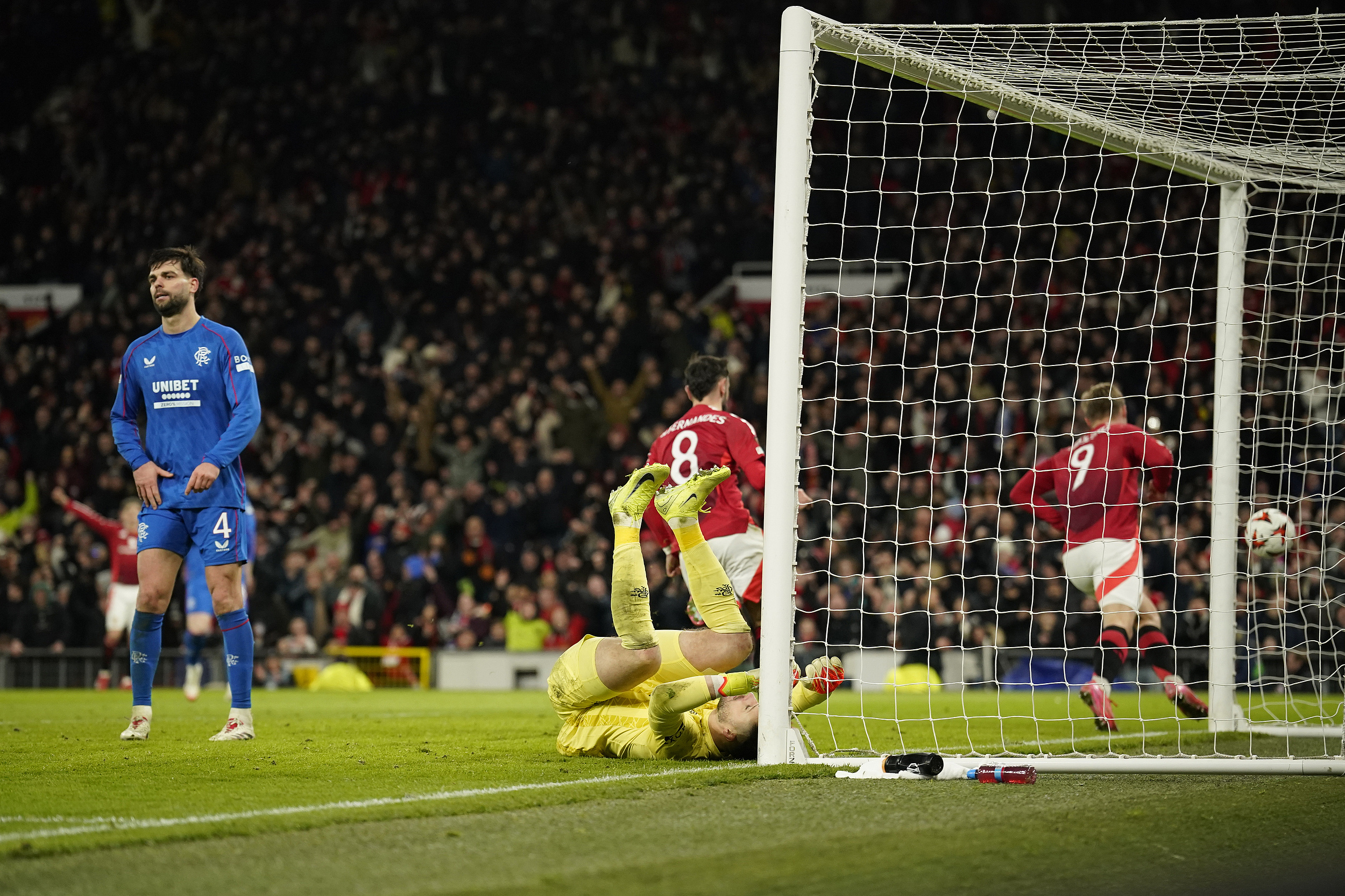 易胜博体育-曼联遭遇惨败，球迷情绪低落！