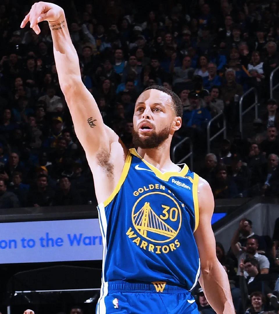 易胜博体育官方网站-勇士大胜开拓者，稳坐西部榜首宝座