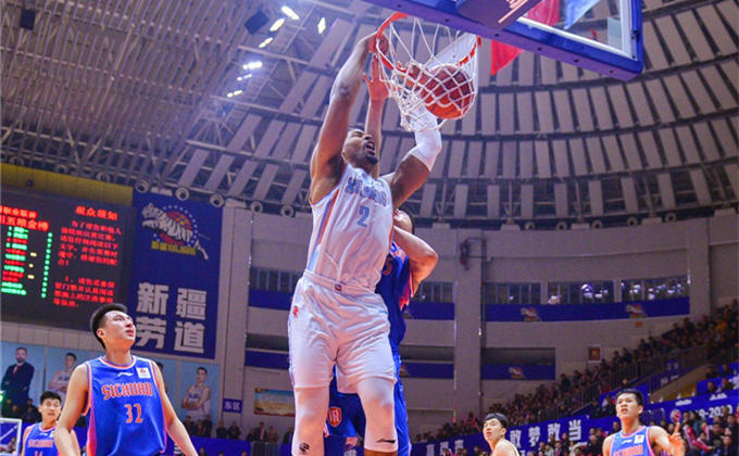 易胜博体育官方网站-新疆队豪取八连胜，稳居积分榜首位置