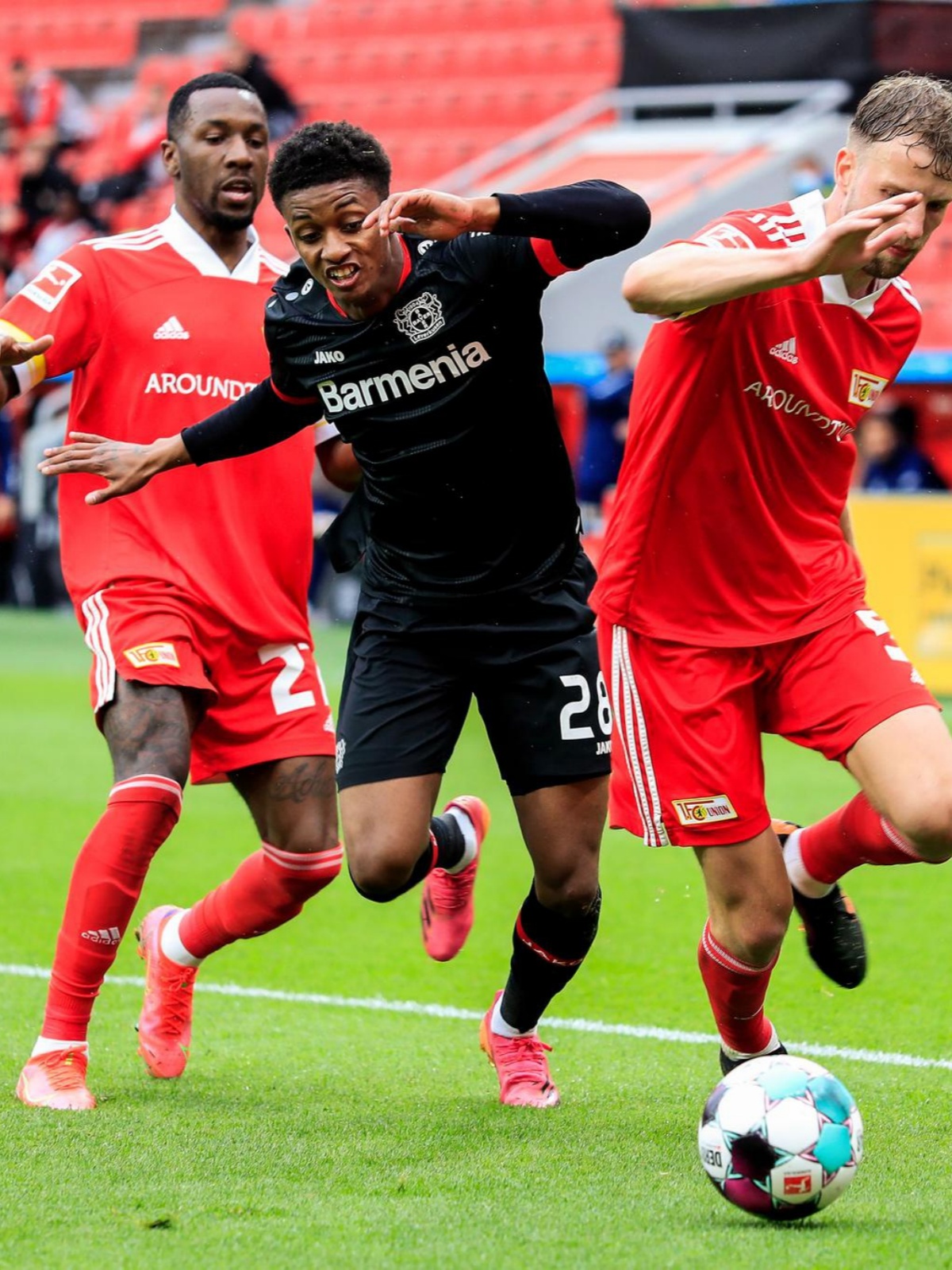 曼城主场击败对手，保持不败记录