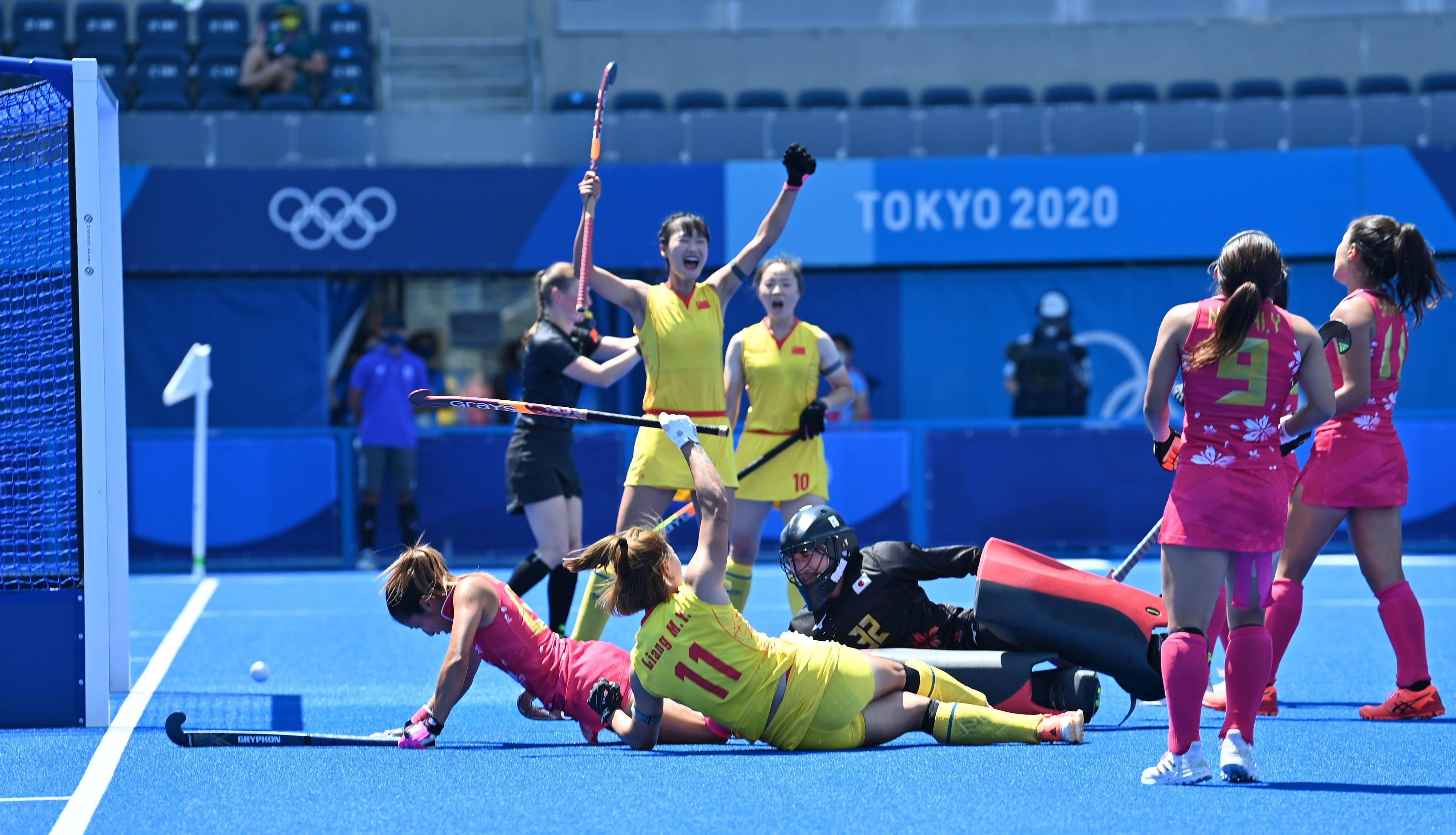 异军突起：曲棍球选手情绪高涨