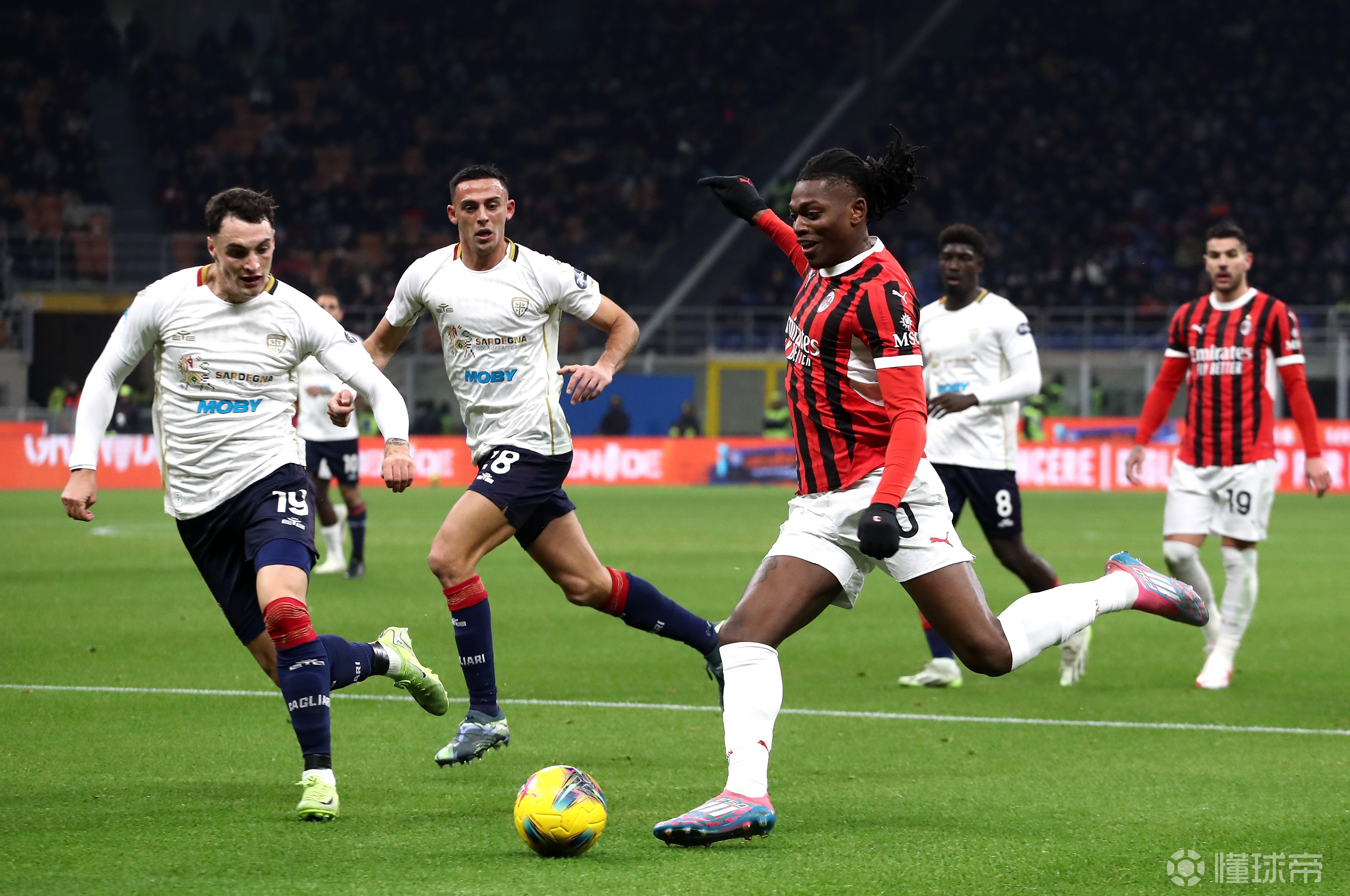 AC米兰主场大胜桑普多利亚,保持领先优势 AC米兰主场大胜桑普多利亚,保持领先优势