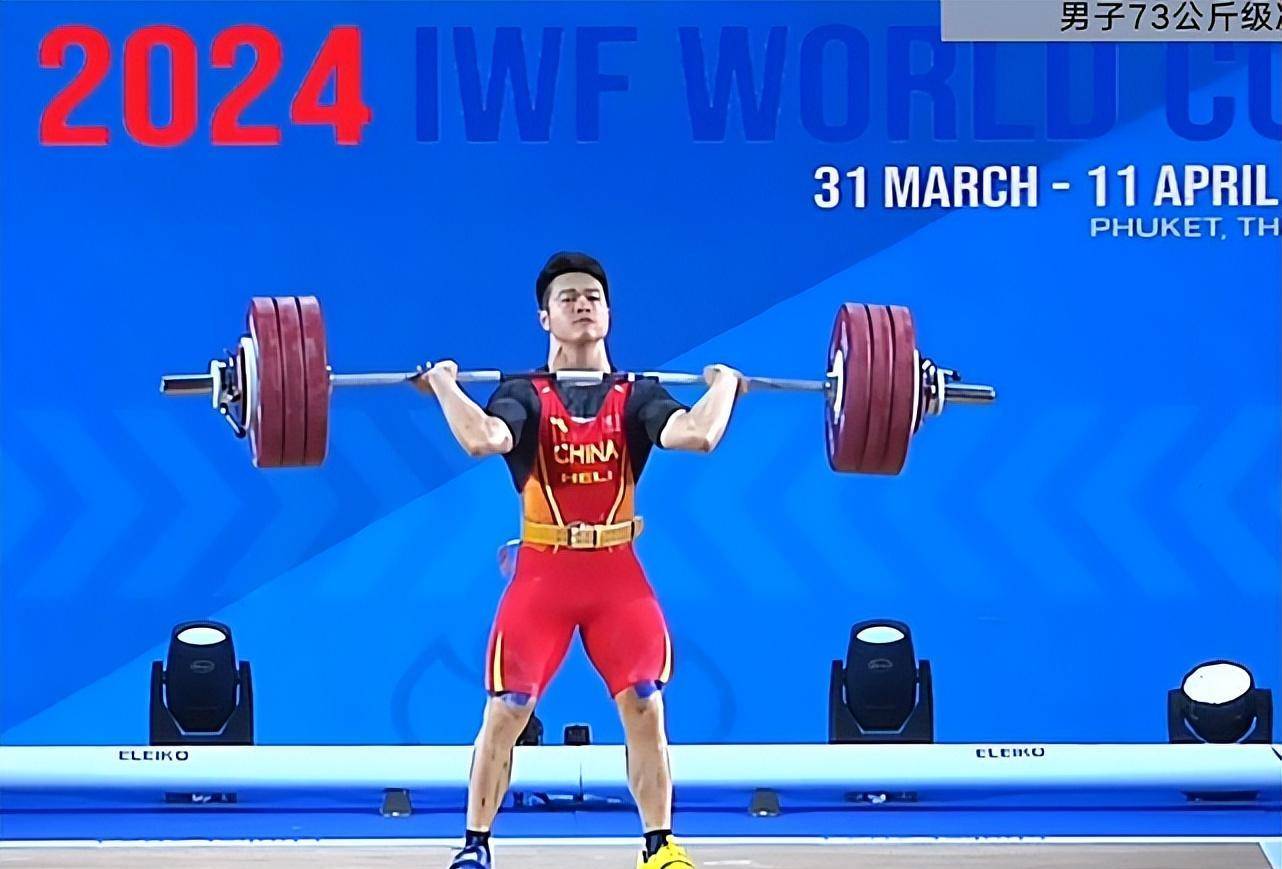 易胜博体育-白俄罗斯选手在举重比赛中夺魁