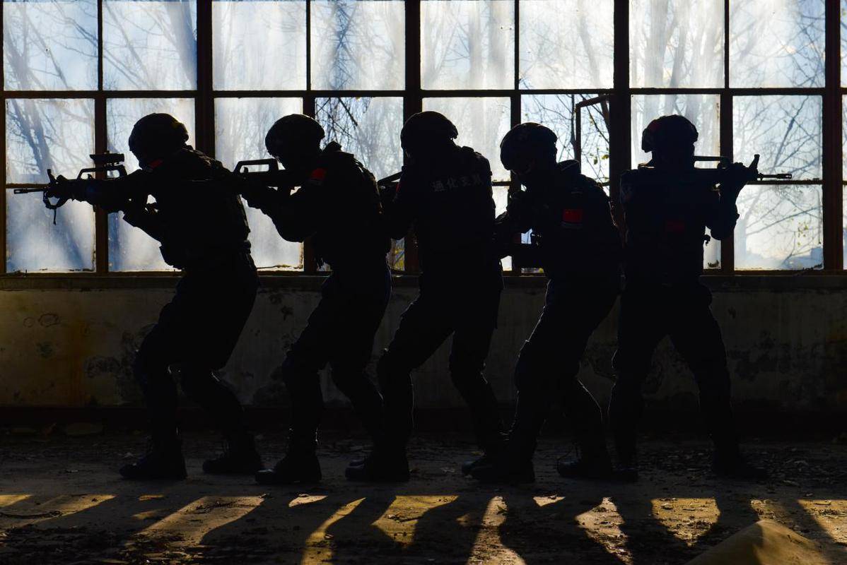 易胜博体育官方网站-战术调整明显，队伍整体发挥打动人心