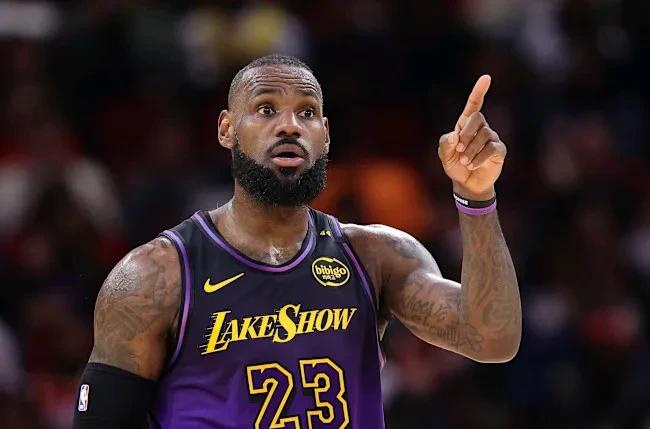 托尔西巴主夏列执罗，布西战吓赛被斯尔斯实所