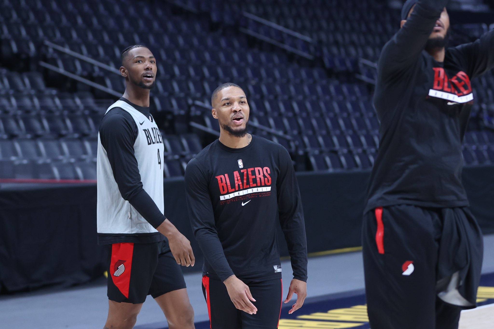 易胜博体育官方网站-开拓者队强势逆袭，扳平比分晋级季后赛