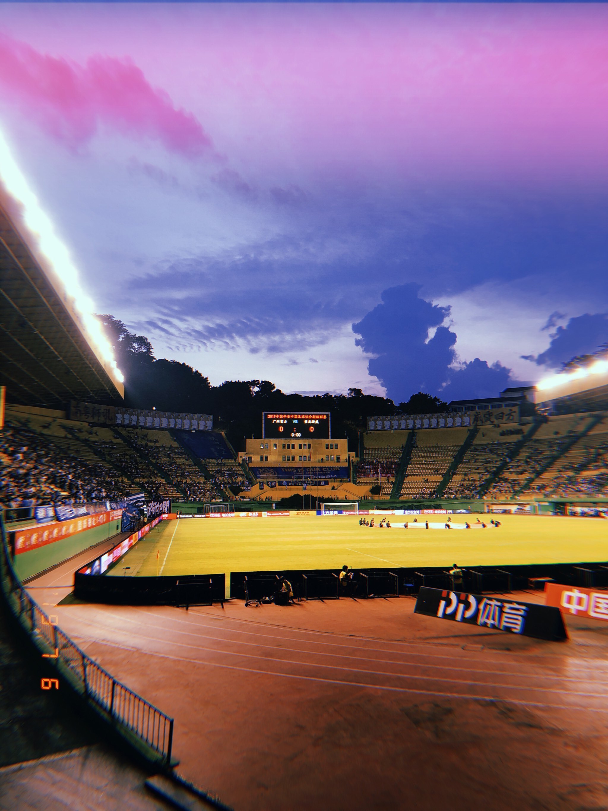 易胜博体育-重庆斯威主场告捷，球队连胜助力提振士气