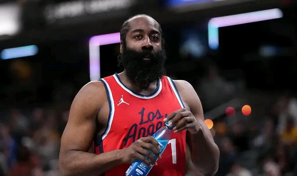 ysbSPORTS-火箭队大胜骑士，哈登三分球不良指引比分拉开