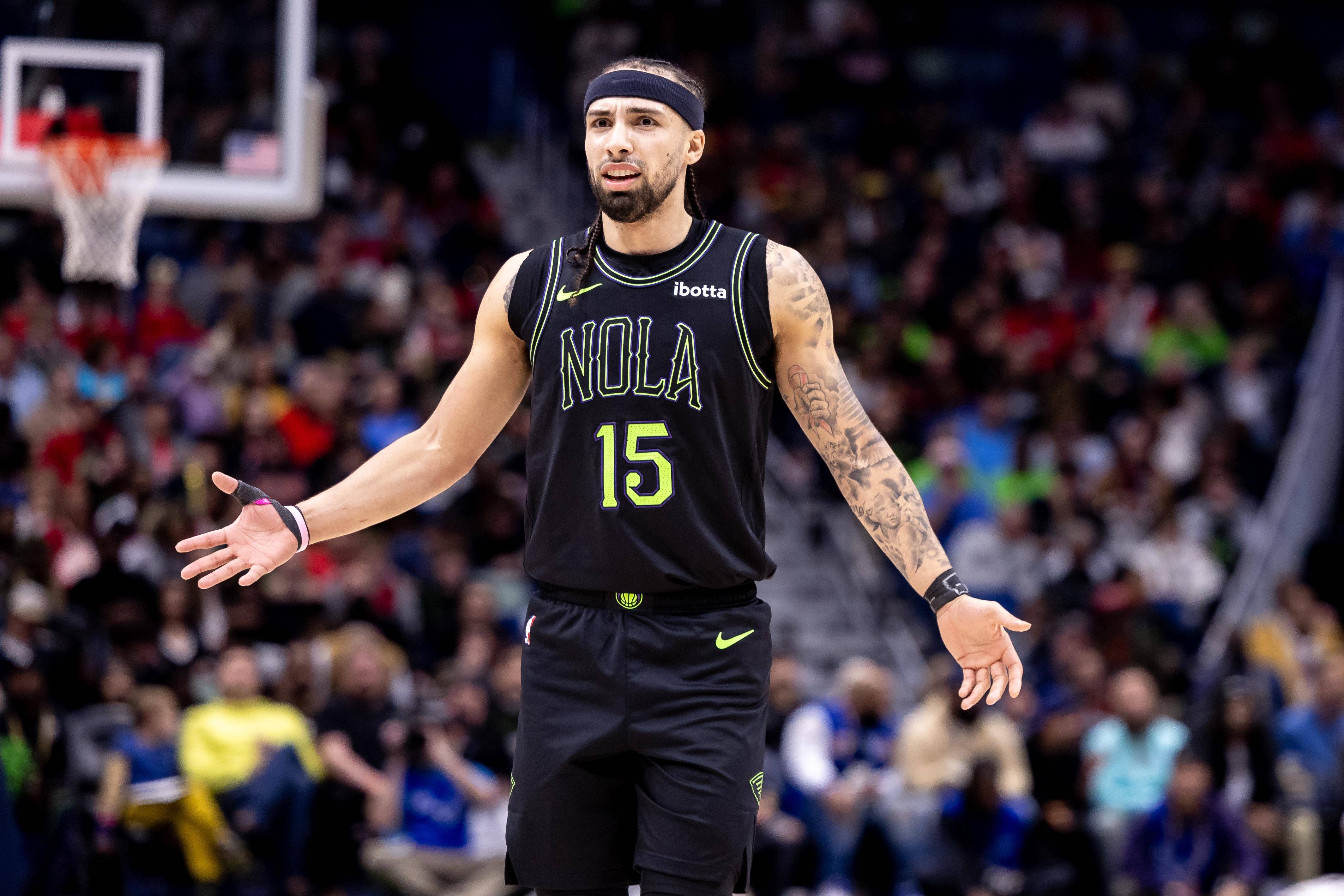 ysbSPORTS-鹈鹕老将经验丰富指导年轻队友