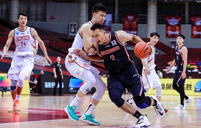 易胜博体育-篮球裁判的工作秘辛揭晓