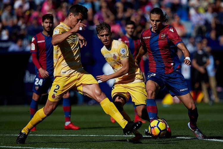 易胜博体育官方网站-阿拉维斯再度进球不得分，客场遭遇连败局面