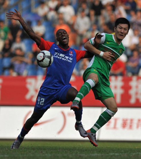 易胜博体育-重庆力帆在比赛中力求进攻，最终获得成功