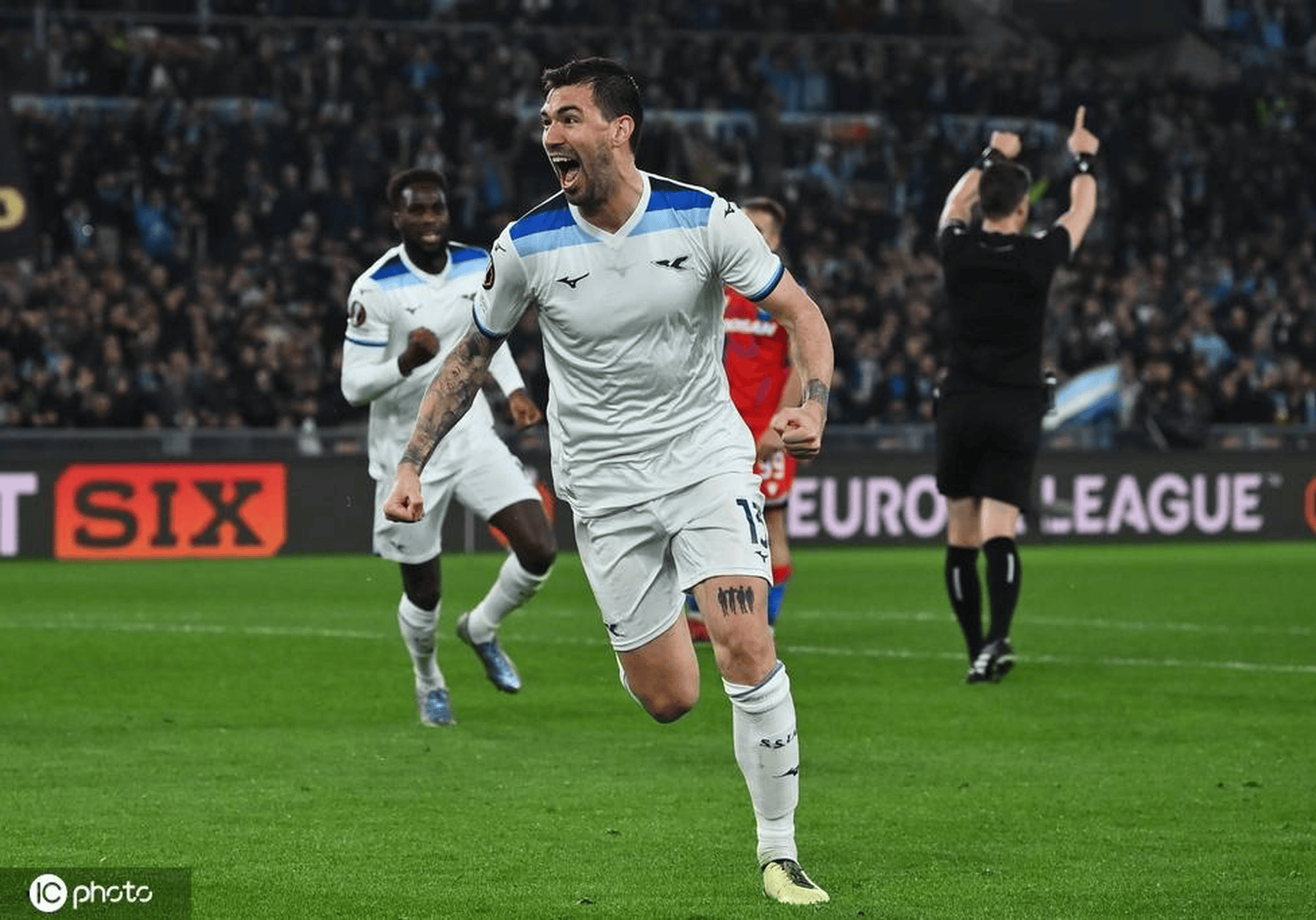 易胜博体育-拉齐奥抢分战胜维罗纳，保持不败记录