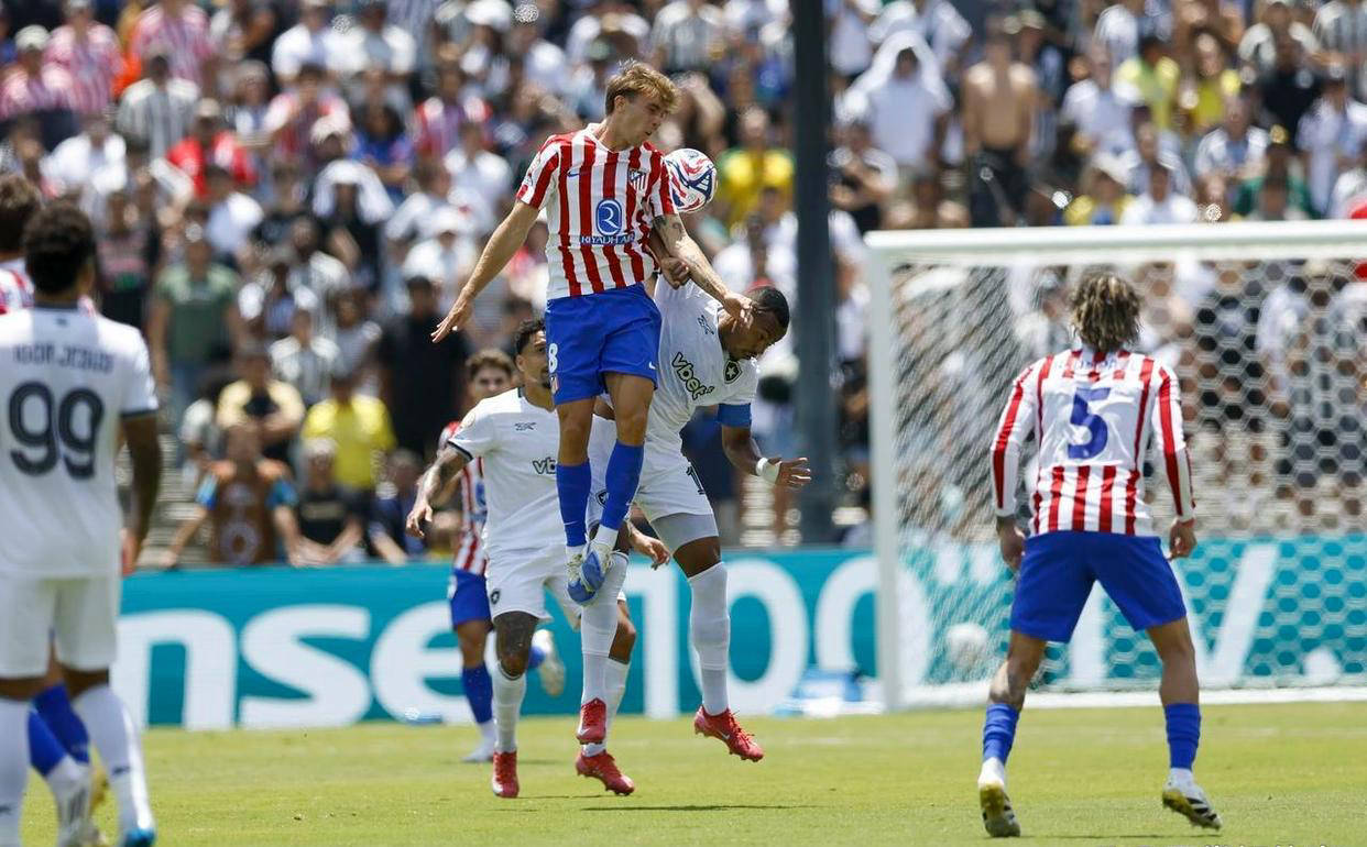 易胜博体育官方网站-马德里竞技与荷甲劲旅对决，冠军之路漫漫