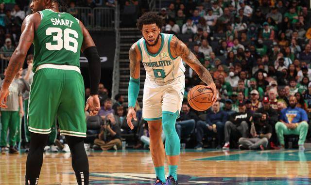 易胜博体育-米奇詹卢砍50分，黄蜂逆袭击败雄鹿终结两连败