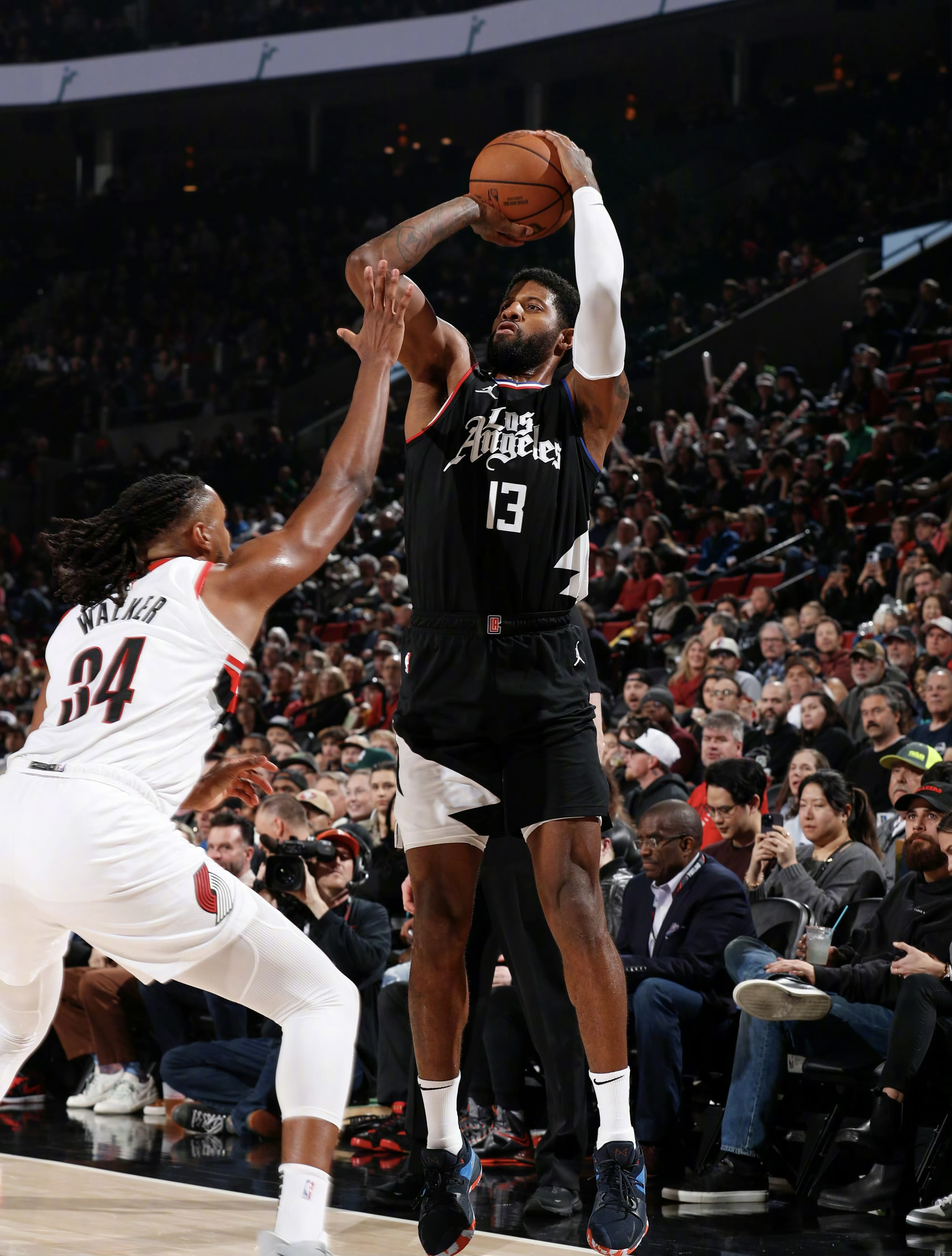 ysbSPORTS-太阳后场表现抢眼，连续两场比赛三分球命中率破六成