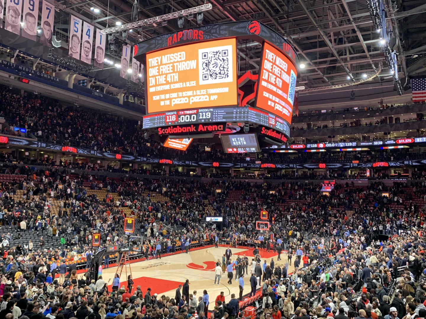 猛龙主场擒篮网，东部豪强继续领跑