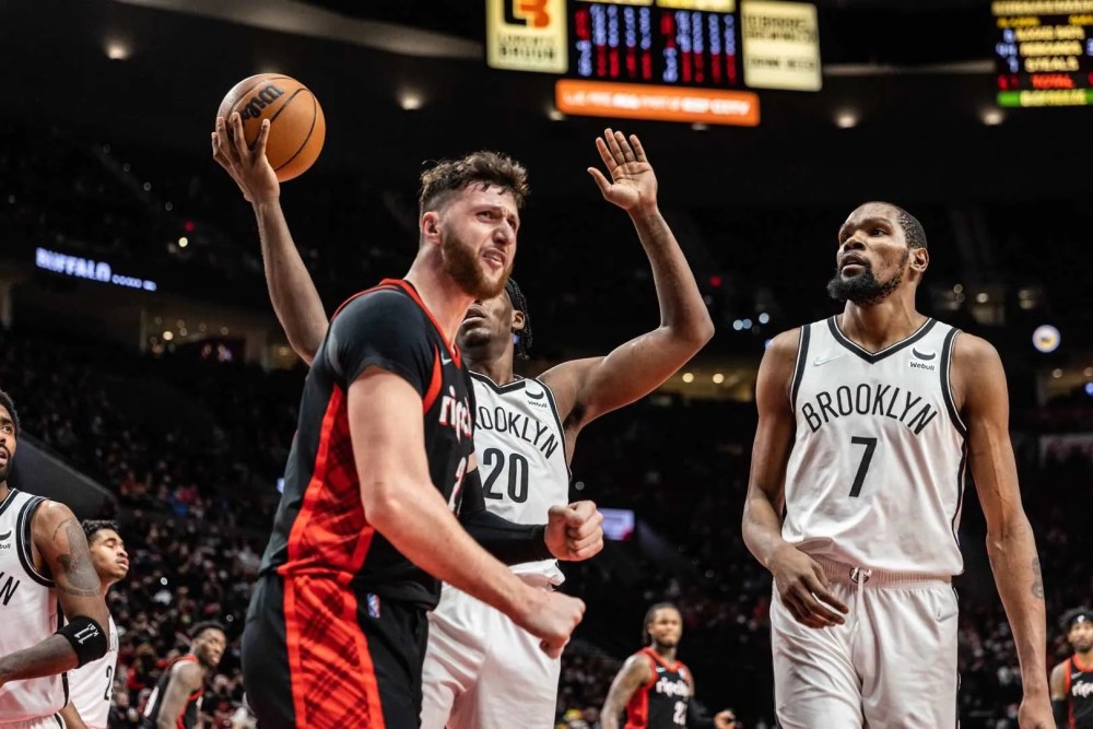 易胜博体育-湖人擒下开拓者，汤普森砍下30+助球队获胜