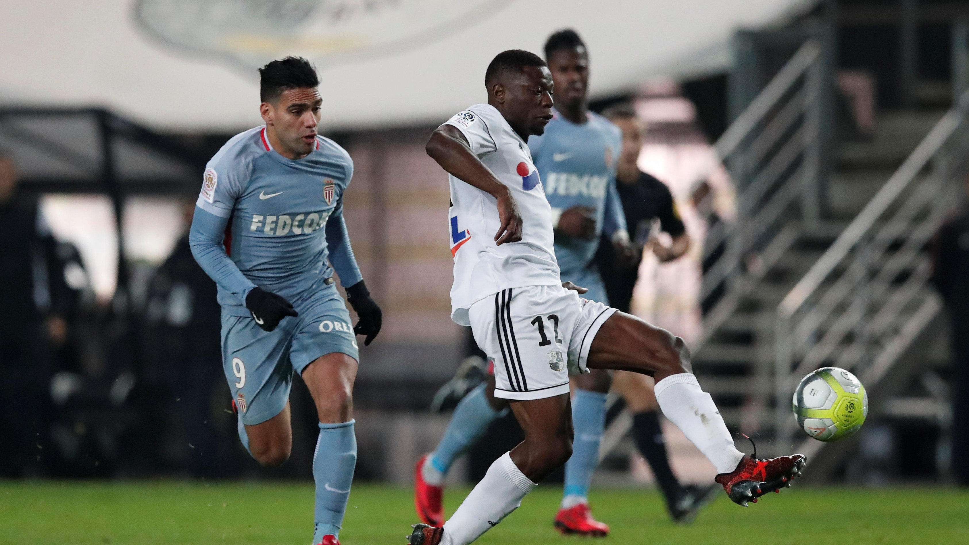 易胜博体育官方网站-亚眠力争胜利昂热，决心全力争取三分