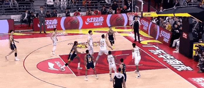 ysbSPORTS-体育场上的对抗让观众热血沸腾