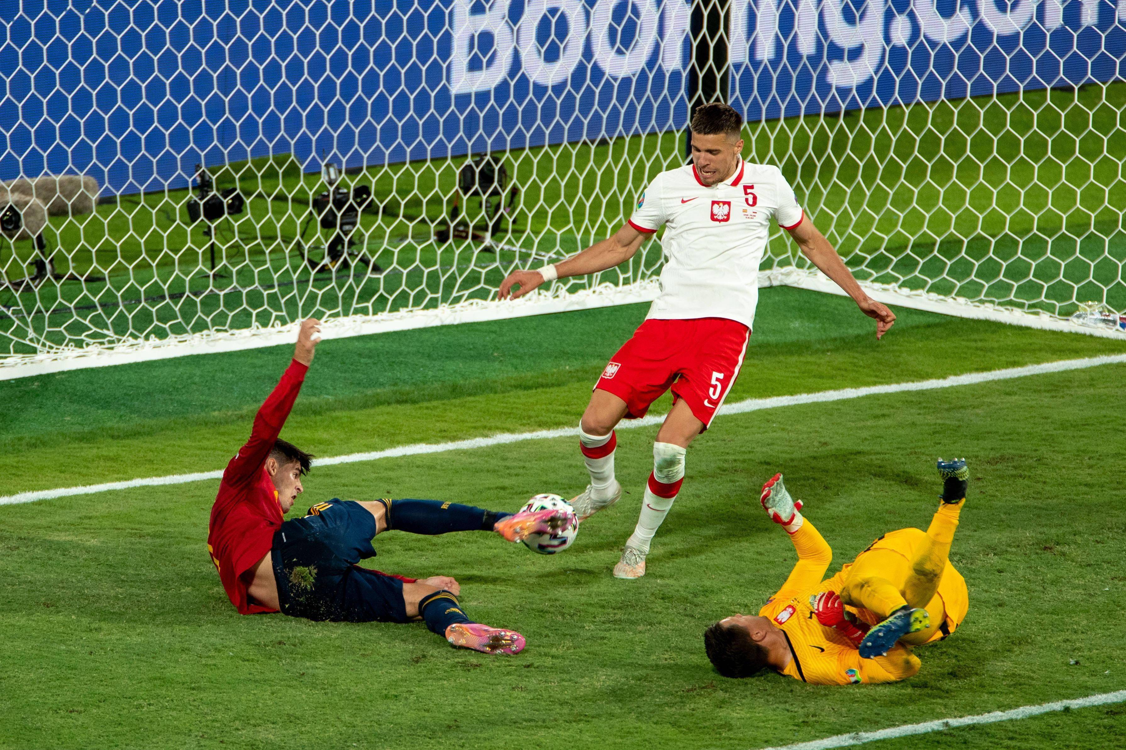 ysbSPORTS-波兰战平西班牙，小组出线形势临界