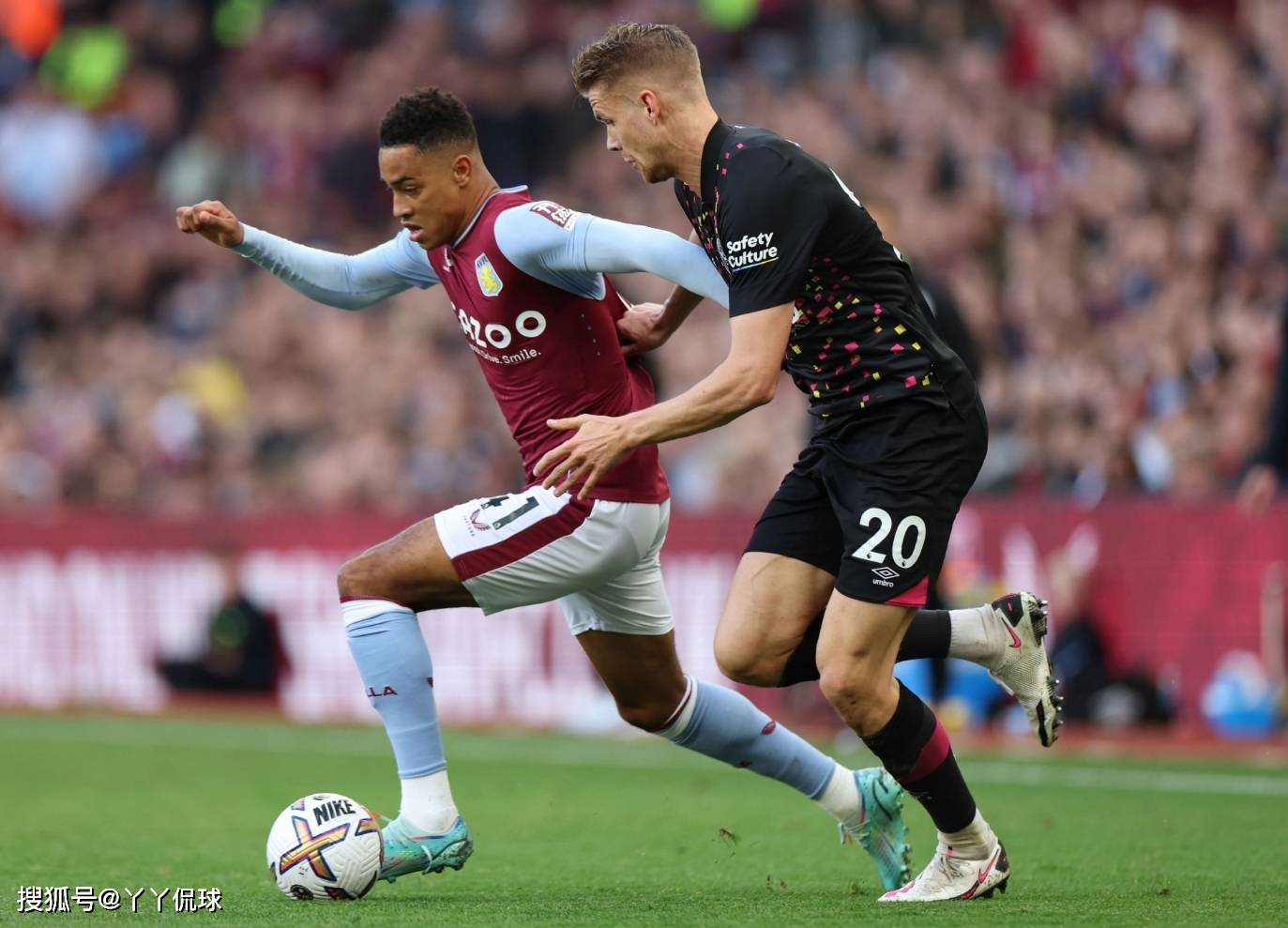 易胜博体育-维拉主场以3-0大胜，连续4轮不败，重返胜利列车