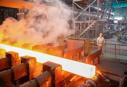 易胜博体育-钢雕设计的恩泽将装点车尼尔球场