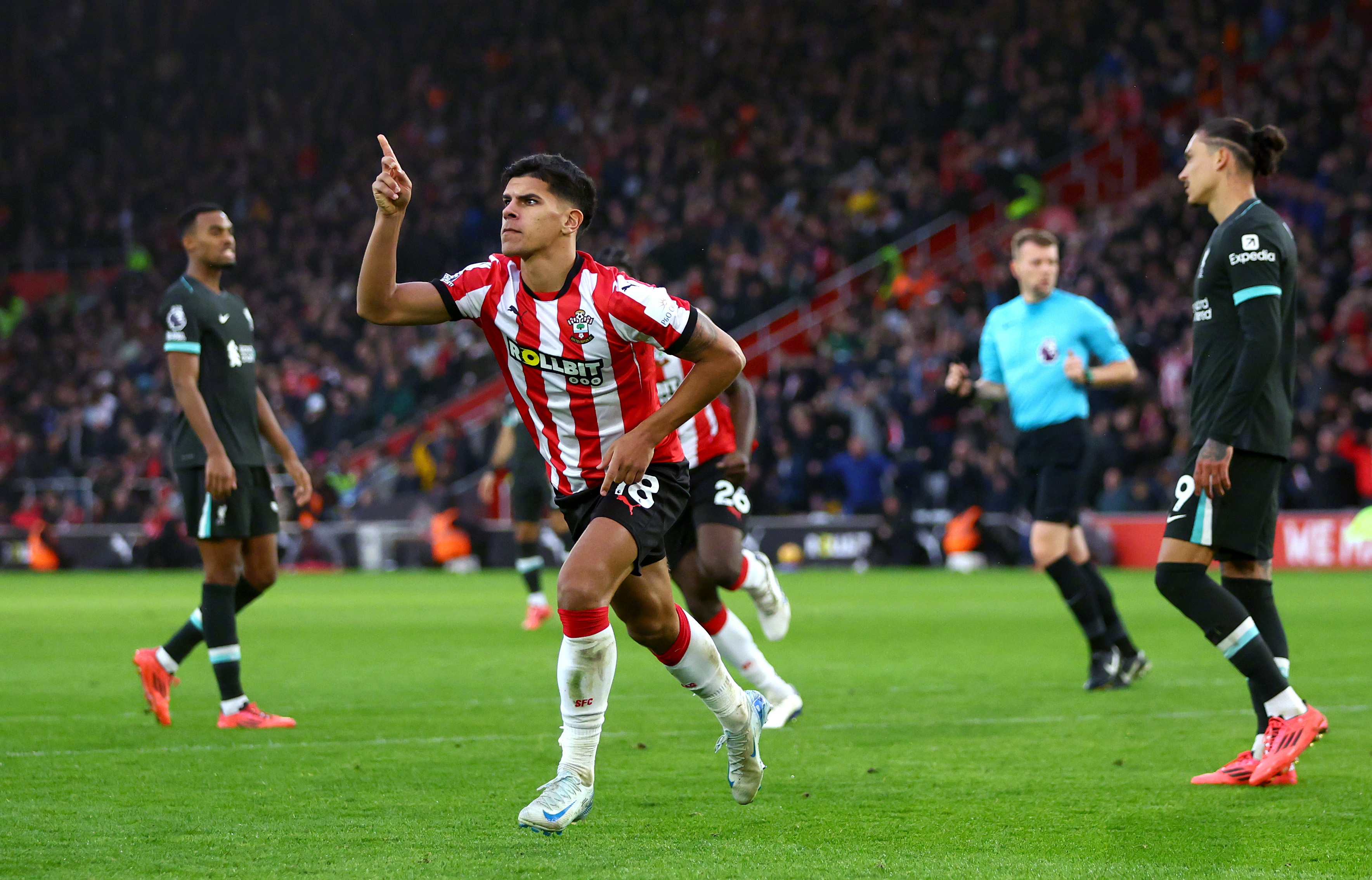 利物浦大胜波尔多，矢志冲击榜首