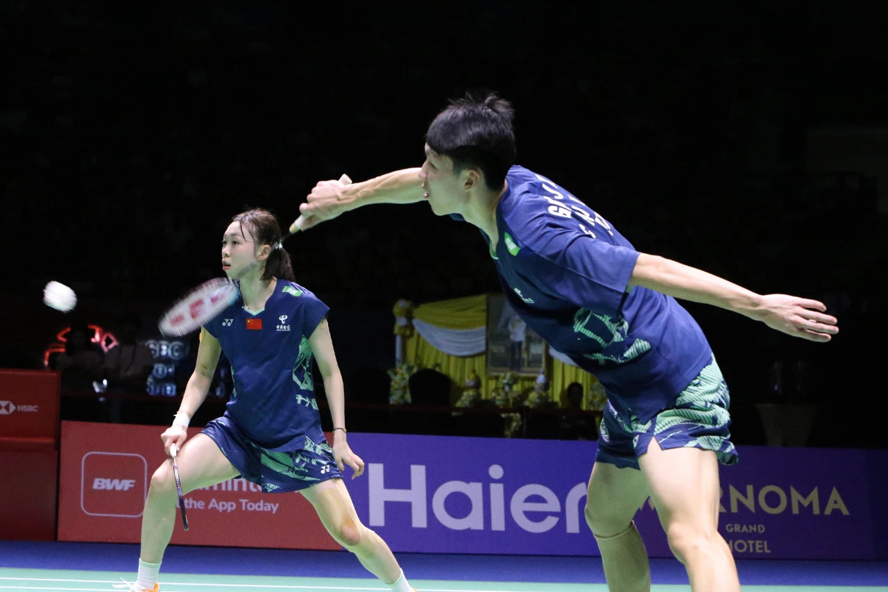 ysbSPORTS-泰国男子羽毛球队夺得金牌，实力超群