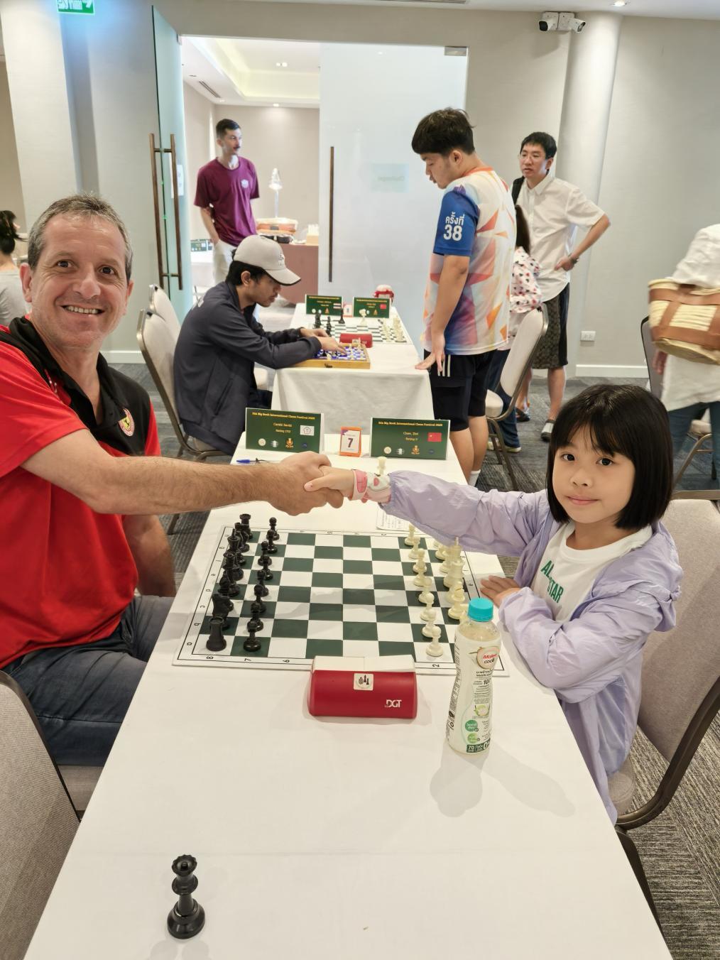 易胜博体育-国际象棋选手展现实力，夺得金牌