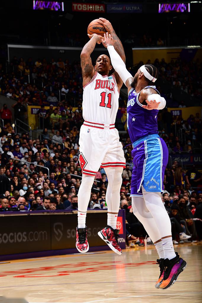 易胜博体育-德罗赞砍下30分率马刺胜出