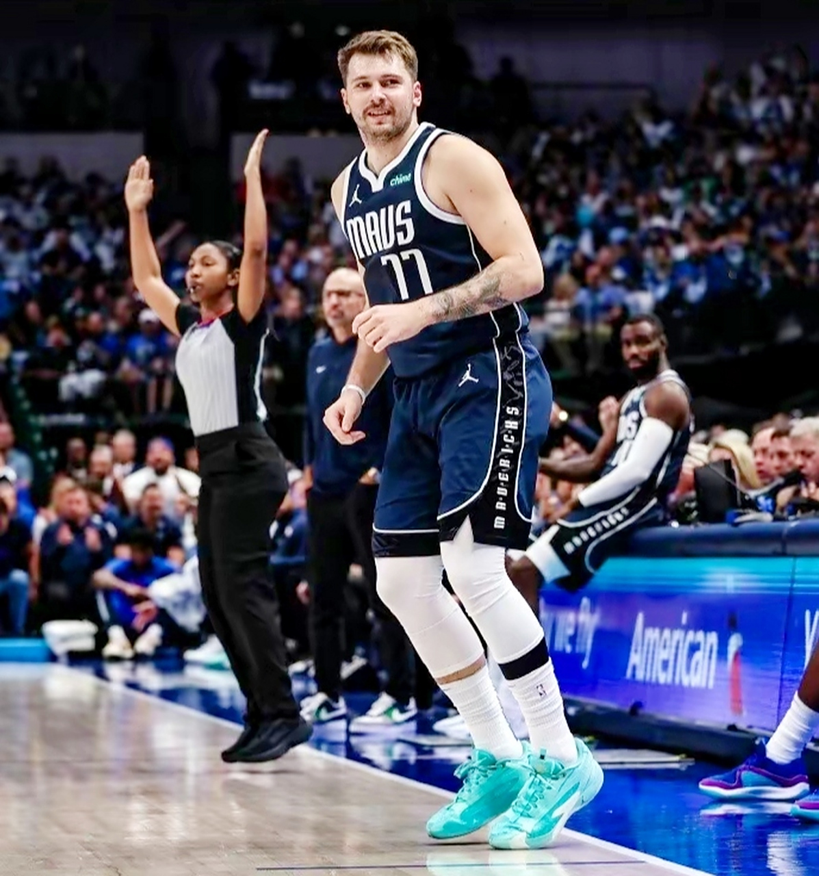 易胜博体育官方网站-独行侠主场击败篮网，迎来胜利