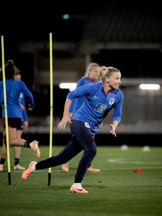 易胜博体育-荷兰女足队实力派球员回归，备战世界杯