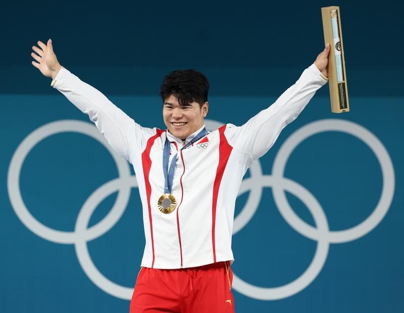 ysbSPORTS-举重选手力压群雄夺得金牌！