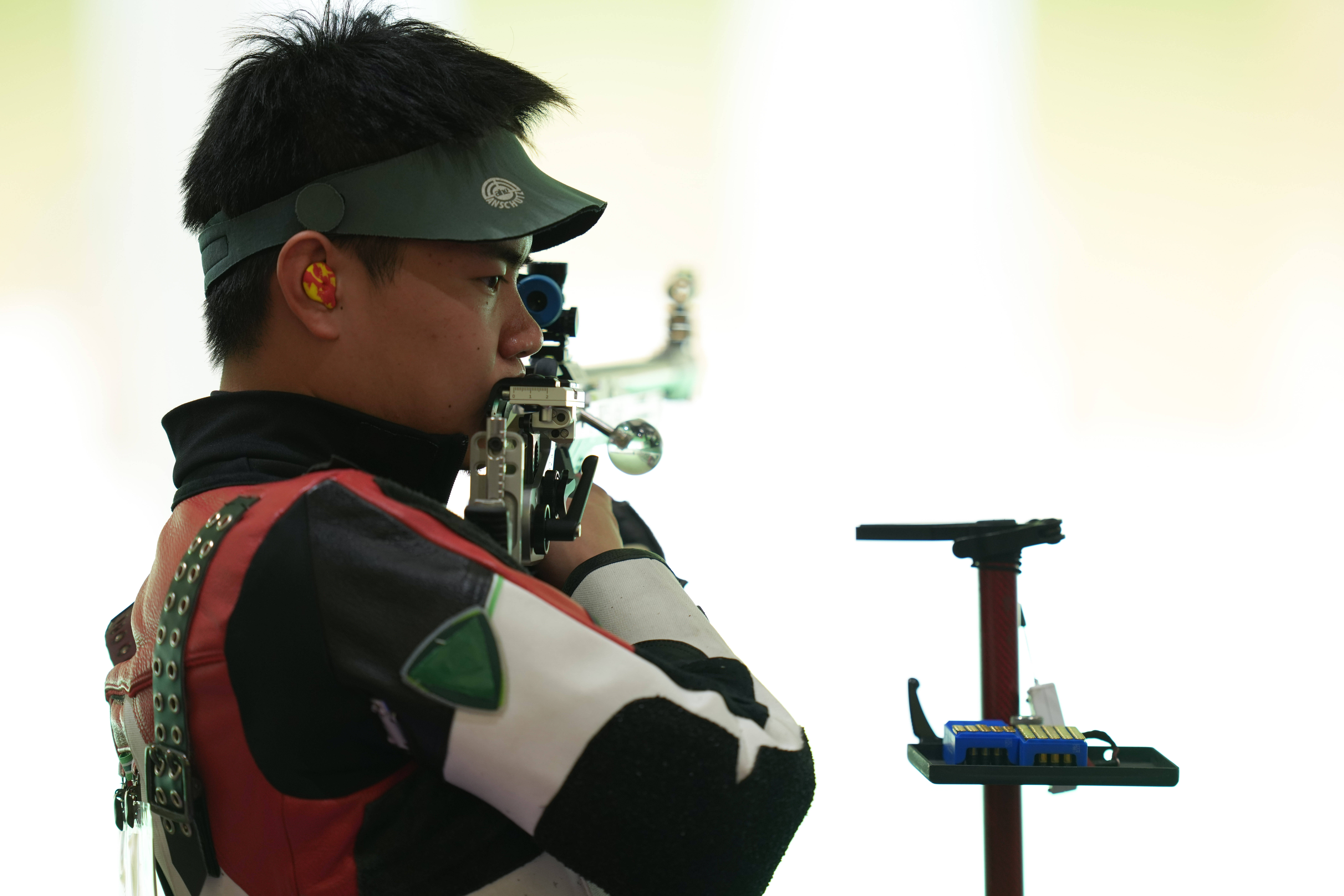 ysbSPORTS-射击男子50米步枪横扫九虹
