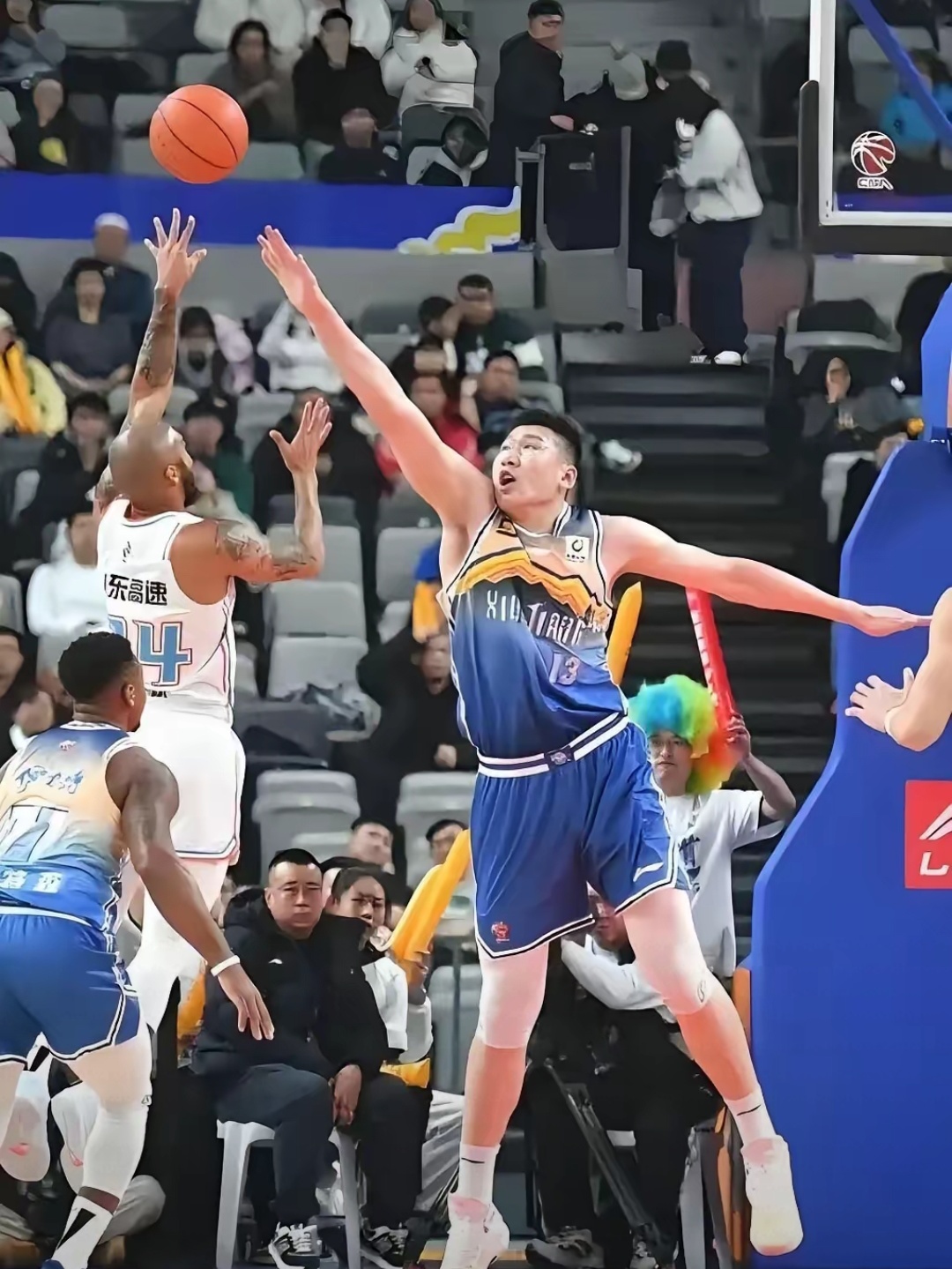 山东主场失利,季后赛希望渺茫 山东主场失利,季后赛希望渺茫