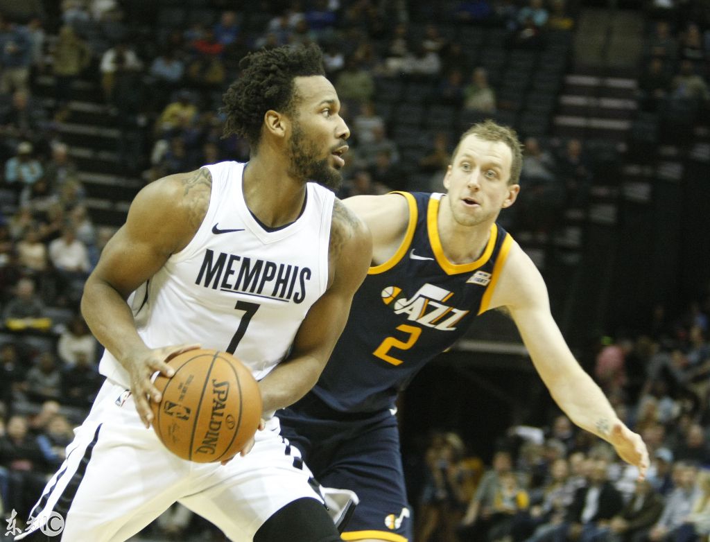 爵士击败太空人,米切尔全场砍下30+分 爵士击败太空人,米切尔全场砍下30+分