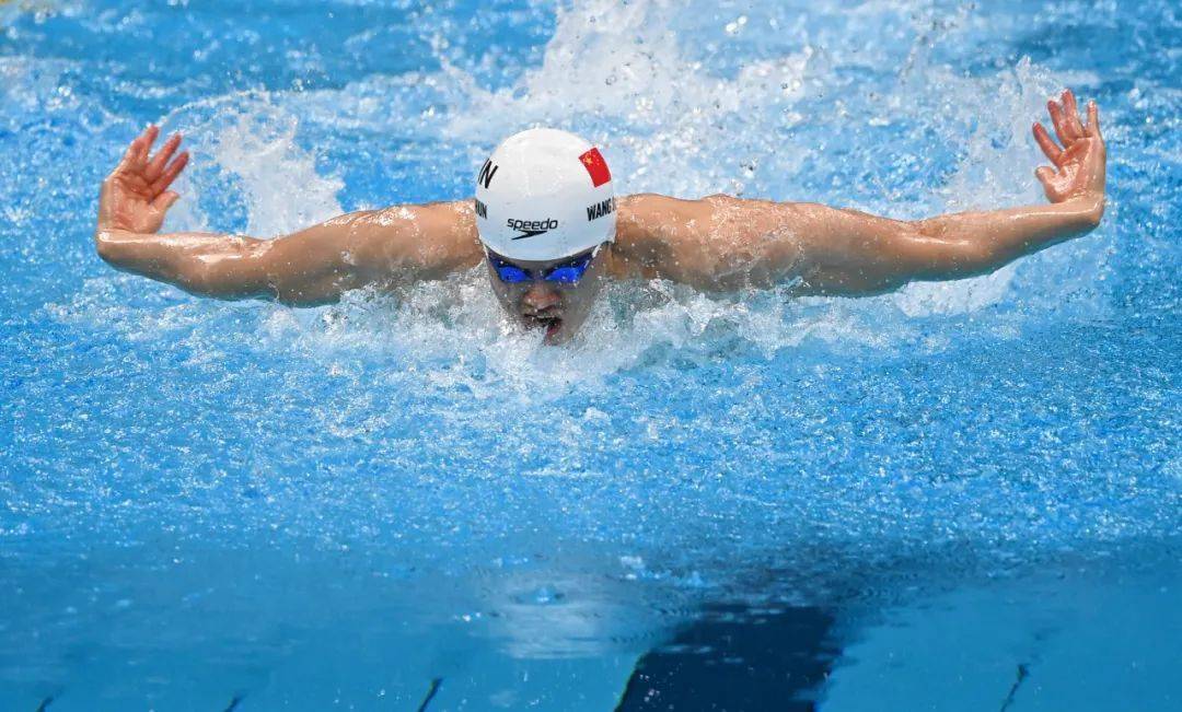 易胜博体育官方网站-体育竞技风景无限好，谁与争锋