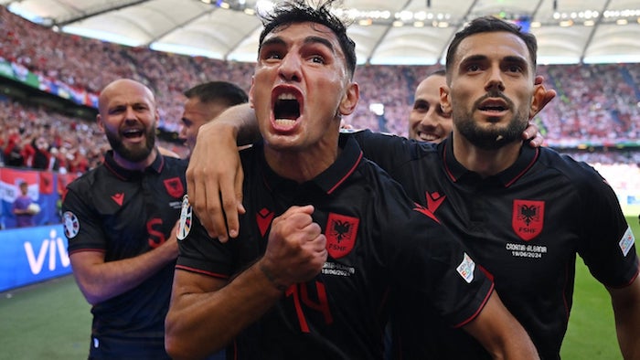 阿尔巴尼亚国家队在对阵意大利队中胜利