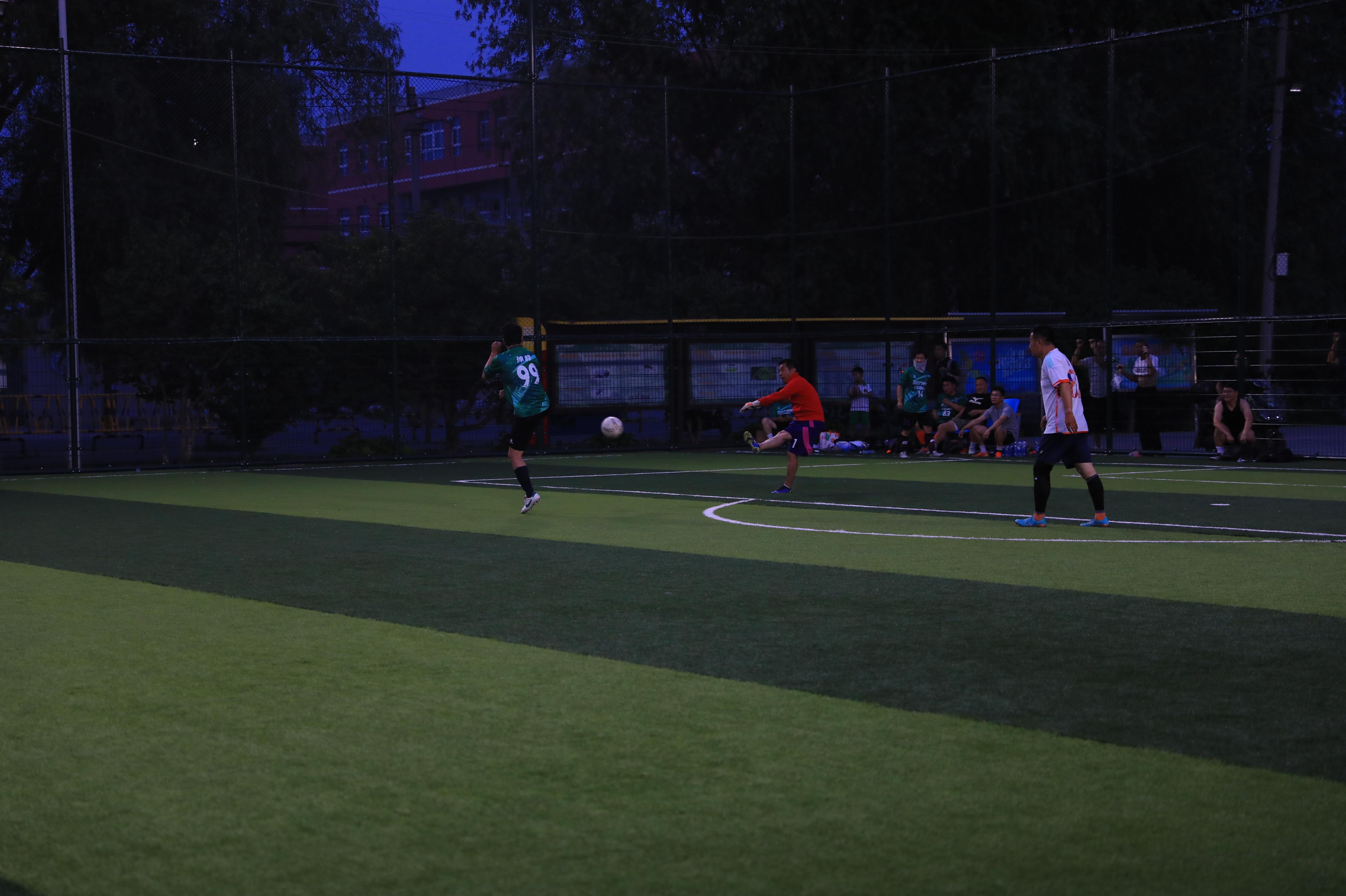 易胜博体育-号召足球迷共同见证精彩比赛