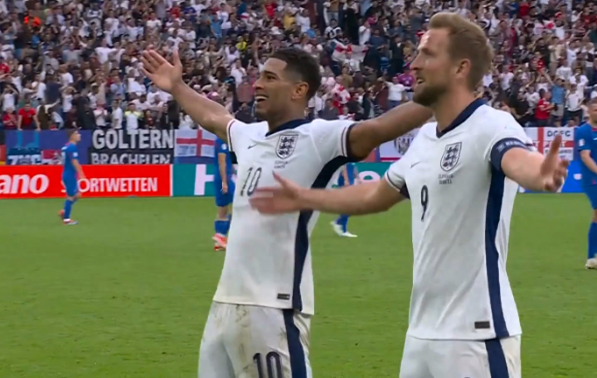 易胜博体育-足球比赛上演绝地反击，场面惊心动魄