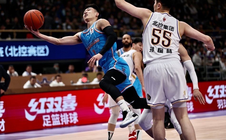 易胜博体育-威海男篮遭逢挑战，默默积蓄季后赛勇气